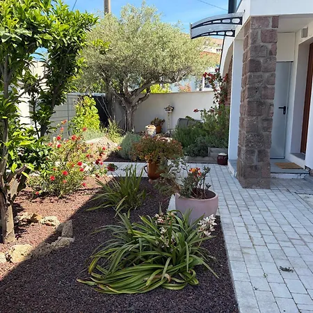 Dom wakacyjny Maison 5mn De La Fréjus